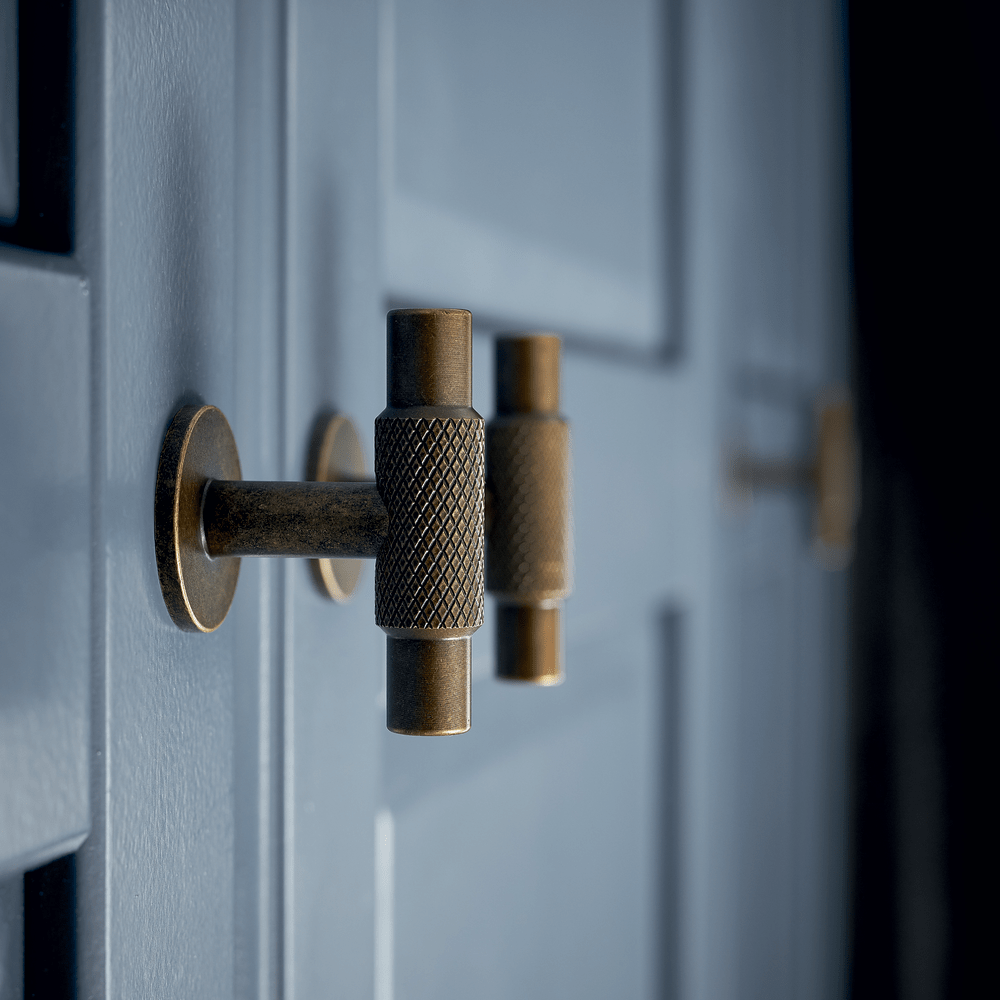 Bouton Manor T_Bronze